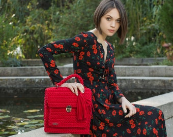 Czerwona kopertówka szydełkowa | Ręcznie robiona damska torebka, portfolio, kopertówka boho, frędzle, torebka boho, boho chic, prezent świąteczny