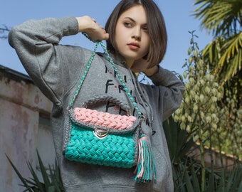 Trójkolorowa torebka szydełkowa | Ręcznie robiona torba na ramię, Codzienna torba, Kopertówka boho, Torebka szydełkowa, Torba boho, Codzienna torebka, Prezent świąteczny