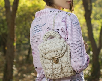 クリーム色のハンドメイドかぎ針編みバックパック | ボヘミアンミニリュックサック、コンバーチブルバックパック、ミニバックパックレディース、かぎ針編みハンドバッグ、クリスマスギフト