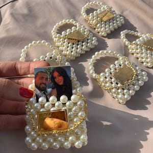 Custom Pearl Mini Handbag Favor – Personalized Wedding Gift with Names & Date – Engagement, Henna Night Keepsake