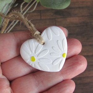 Embossed Daisy Clay Heart: Rustic Floral Hanging Ornament