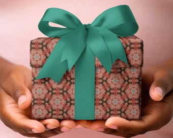 Papel de regalo holandés con estampado floral de naturaleza muerta y medallón de rosa.
