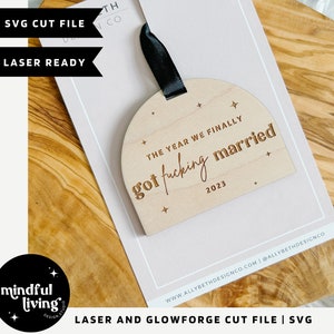 Erstes Weihnachten verheiratet SVG, endlich verheiratet Ornament Cut-Datei, Verheiratete Laser-Datei, 1