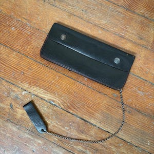 Cartera con cadena de motociclista de los años 60 y 70