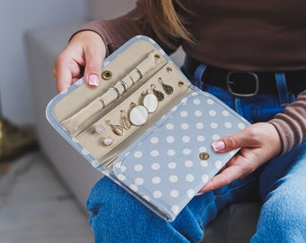 Foldable Travel Jewelry Case: Compact Portable Organizer