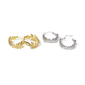 Choose the Color / Leaf Huggie Earrings / One touch Hoop Earrings / 2pcs / eje390