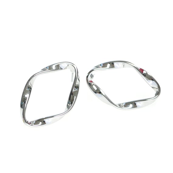 25mm Wave in Circle Earring  Rhodium Plated Brass  Titanium Post  2pcs  et25601