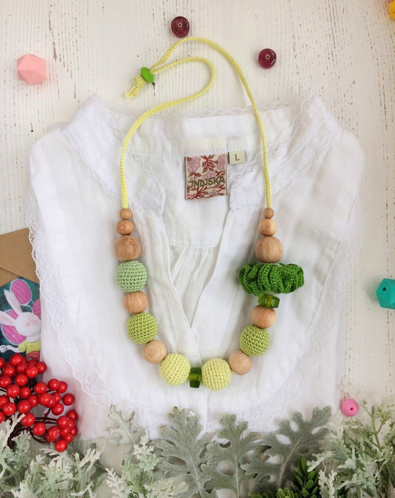 Mothers Day Gift Idea Green Wooden Necklace for Woman Mommy and Me Matching Outfits Necklace Set