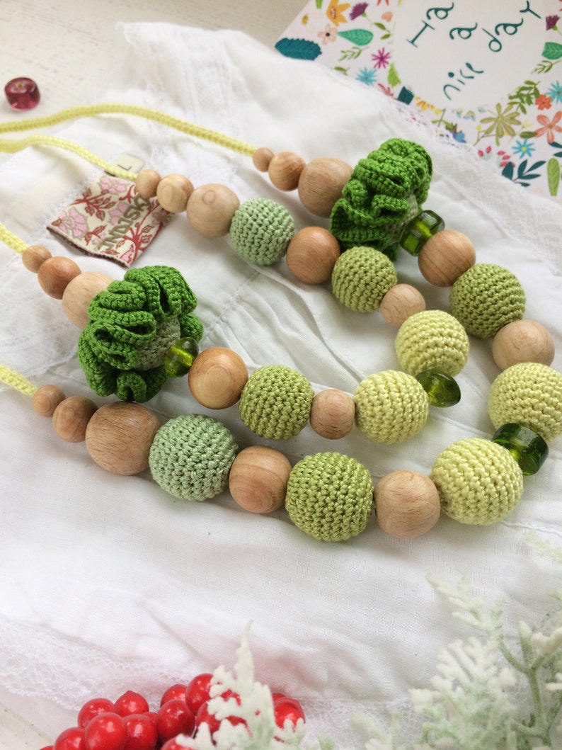 Mothers Day Gift Idea Green Wooden Necklace for Woman Mommy and Me Matching Outfits Necklace Set