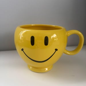 Vintage Smiley Face Mug