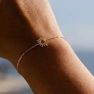 Delicada pulsera de solcito en acero inoxidable de oro de 18K, pulsera minimalista, pulsera de acumulación, pulsera de oro imagen 2