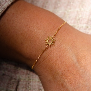 Delicada pulsera de solcito en acero inoxidable de oro de 18K, pulsera minimalista, pulsera de acumulación, pulsera de oro imagen 3