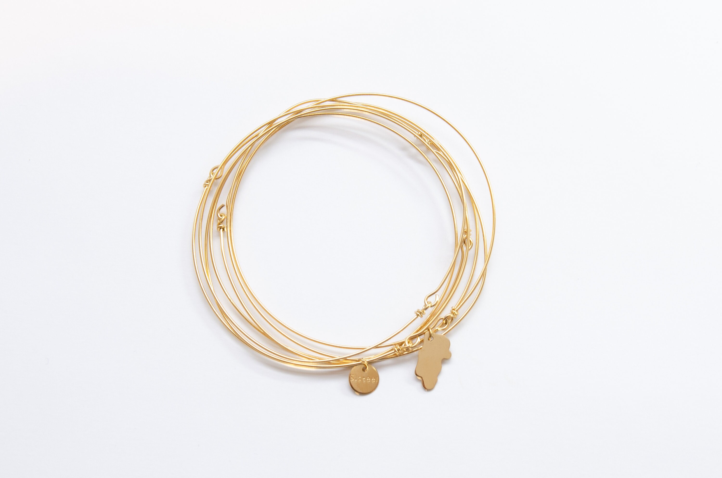Weekly including 7 stainless steel golden rushes, bracelet accumulati…