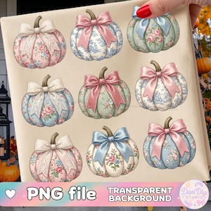Puede incluir: Nueve diseños de calabazas decorativas con estampados florales y lazos de satén en varios colores, incluyendo rosa, azul y verde. Las calabazas tienen tallos marrones y están dispuestas sobre un fondo beige. El texto "PNG file" y "TRANSPARENT BACKGROUND" son visibles.