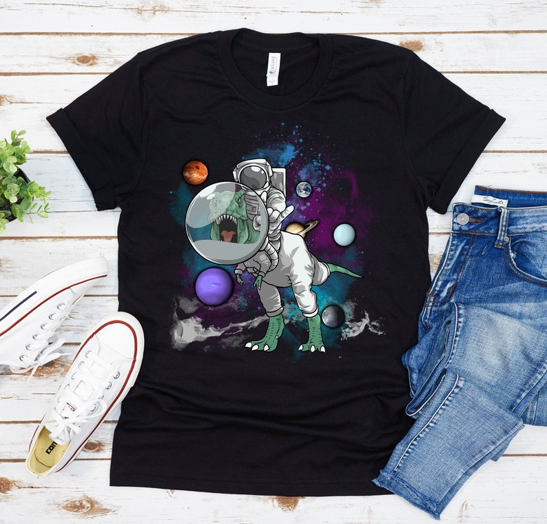 Astronaut Shirt Kids, Astronaut Shirt, Astronaut Riding T-rex Dinosaur, Astronaut Shirt Women, Astronaut Gift, Boys Space Shirt, Youth immagine 1