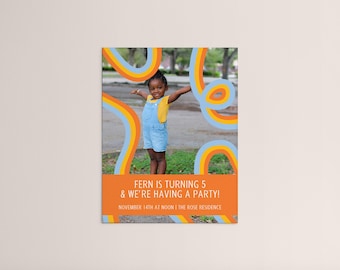 Plantilla de invitación de cumpleaños con foto: Garabato colorido y divertido (editable en Canva, descarga digital)