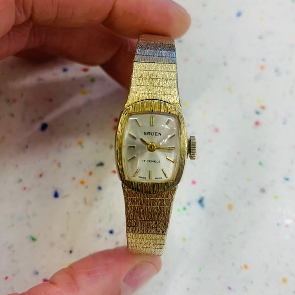 Gold Filled GRUEN Mechanical Ladies Wrist Watch 17J Swiss Made. Does NOT run!