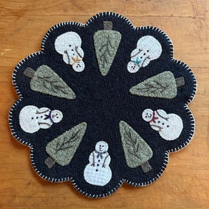 Wool Applique kit "Winter Snowman Mat" pre cut