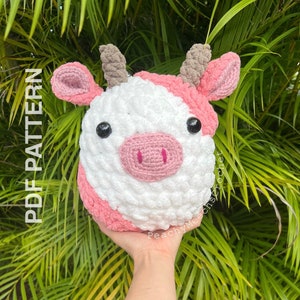 PATRÓN. Patrón de ganchillo de vaca fresa. Felpa de vaca de ganchillo. Juguete de vaca de ganchillo. Animal de granja de ganchillo. Almohada de vaca de ganchillo.