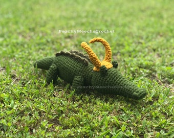 PATTERN. Alligator with Viking Hat Crochet Pattern. Crochet Crocodile with Viking Hat. Crochet gator. Digital Pattern