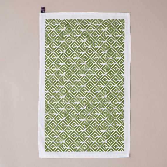 white cotton dish towels