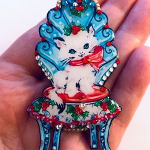 Retro Christmas cat on a decorative chair brooch /festive cats/vintage style /unique brooch