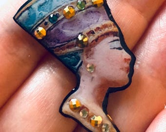 studio button Ejyptian style lady of the Nile button
