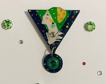 Deco flapper style brooch