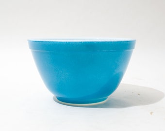 Vintage Pyrex, Mixing Bowl, 1 1/2 Pint, 401, Blue, Primary Colors, 1950s