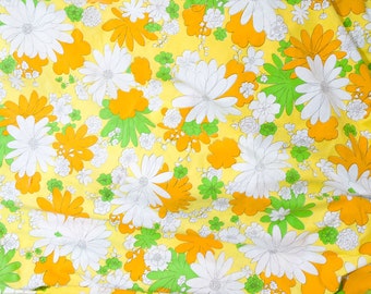 Vintage Blumen-Bettlaken, Cannon Monticello Blumendruck, Musselin, Retro-Druck, Gelb, Grün, Orange, Weiß, 108"x90", 1970er Jahre