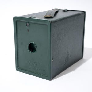 Vintage Box Camera, Agfa Ansco, Green, Photographer, B2, 120 Film, Medium Format, 1920s
