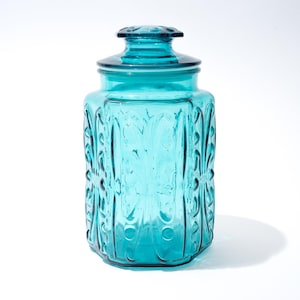 Tarro de cristal azul de mediados de siglo, diseño de volutas Atterbury, 23 cm (9 pulgadas)