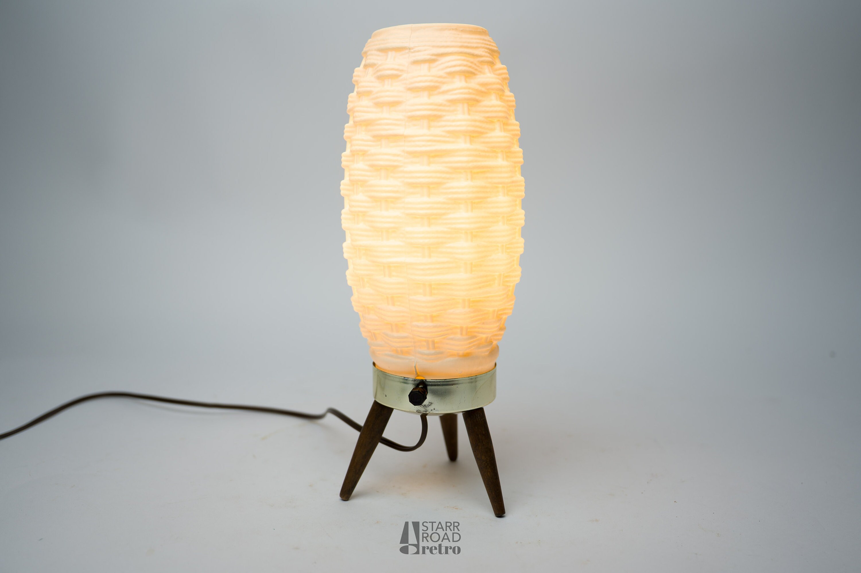 Mid Century Beehive Table Lamp White Weave Texture Vintage
