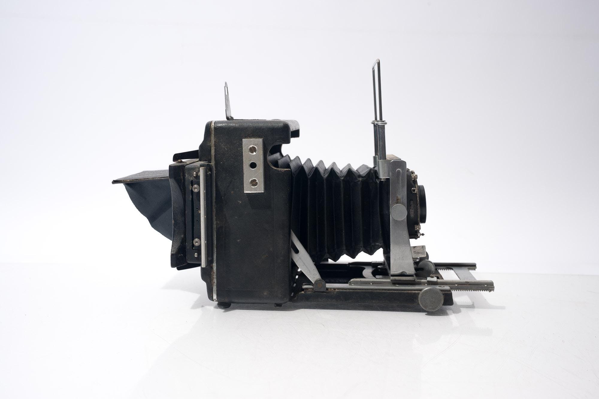 ドイツ製 4×5カメラ 共産趣味入門？な東ドイツ生まれの普及機。 PRAKTICA SUPER TL 1000