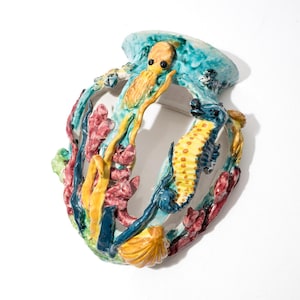 Jarrón de pared de cerámica vintage con motivos marinos, cerámica italiana calada, Pinto Capri, caballito de mar, pulpo, arte marino, cerámica.