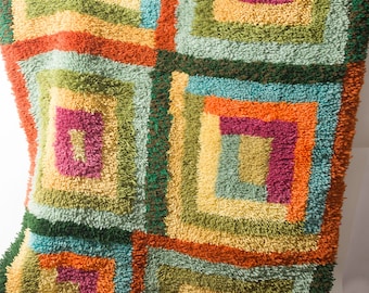 Vintage Latch Hook Wall Hanging, Squares w/ Lines, Mid Century Wall Tapestry, Latch Hook Art, Modern Wall Decor, c. 1970s