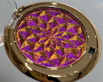 Multichrome special effect eyeshadow