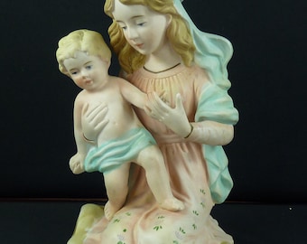 Capodimonte Di Pietro 2551 Blessed Mother Madonna and Child Figurine Statue