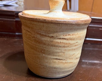 Large canister /honey pot