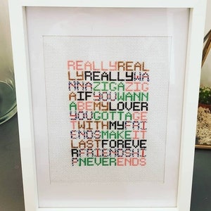Puede incluir: Un bordado de punto de cruz enmarcado con las palabras "Really Real", "You Really", "Zig Zag", "If You Want", "Be My Lover", "You Gotta", "With My", "To Make It", "Last Forever", "Friendship", "Never Ends" en una variedad de colores.