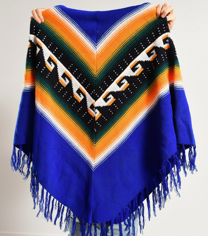 Vintage Poncho/ South American Poncho/ 70's Poncho/ Fringe Poncho/ Ecuador Poncho/ Size S-M image 9