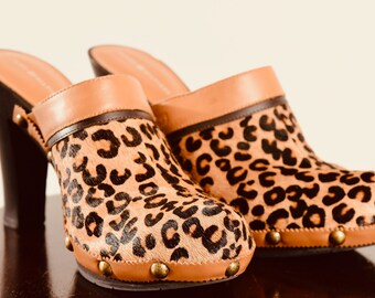 leopard print clogs