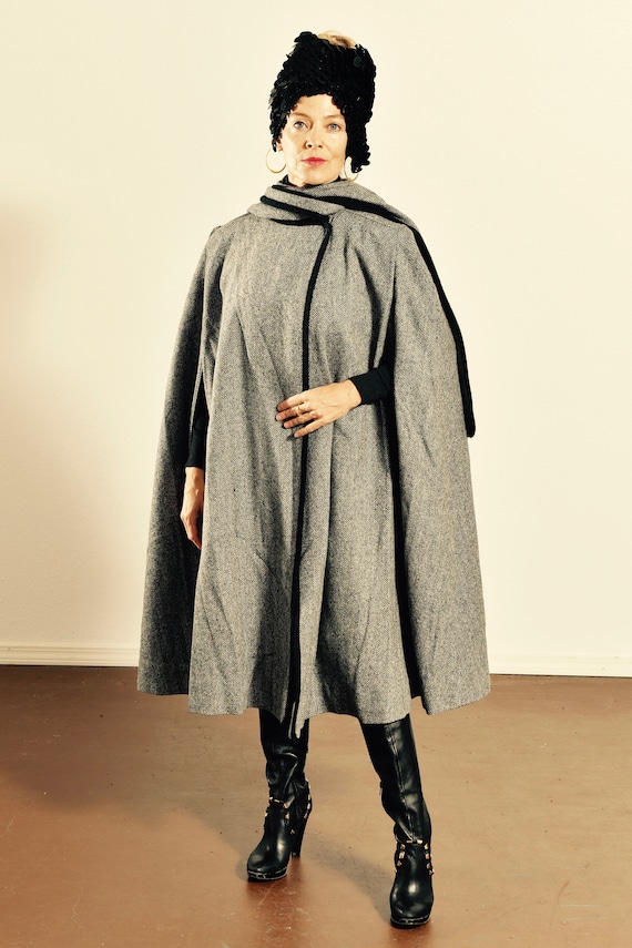 Vintage Wool Herringbone Cape/ Vintage Wool Cape/… - image 1