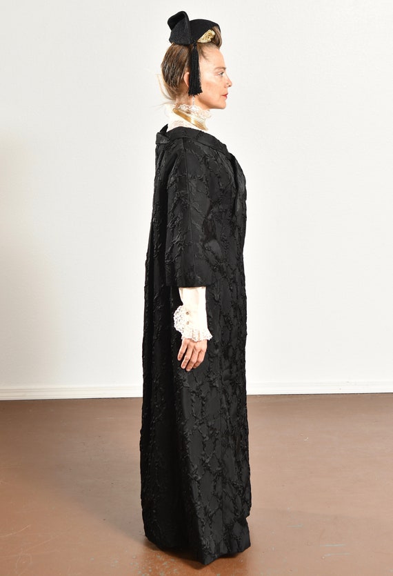 1960's Black Opera Cloak, Full Length Goth Coat, … - image 3