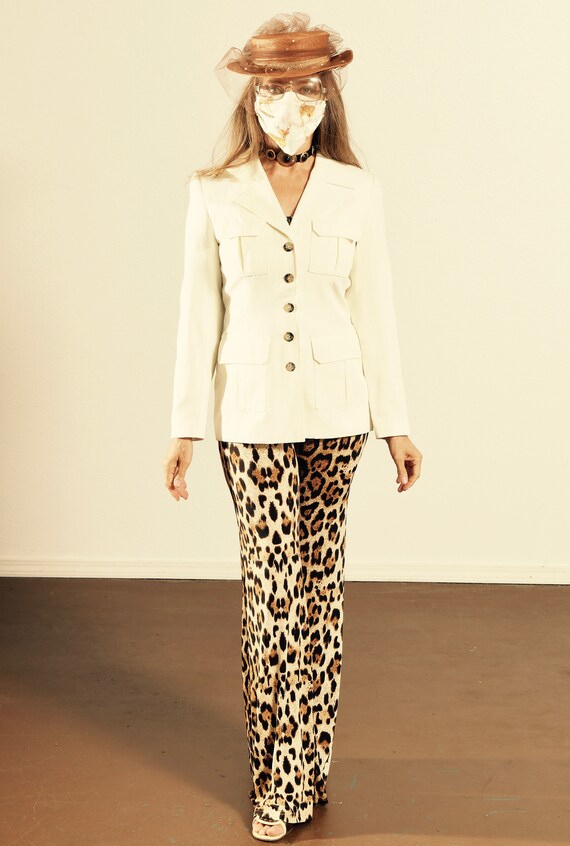 Hugo Buscati/ White Safari Blazer/ White Safari Ja
