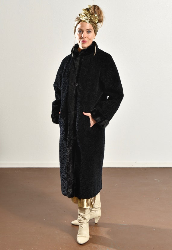 SPORTOWNE FUTUR Black Faux Fur Coat/ Reversible F… - image 5