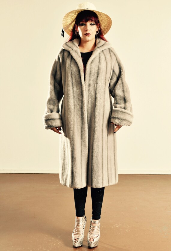 Vintage Gray Faux Fur Coat/ Doresse Faux Fur Coat/