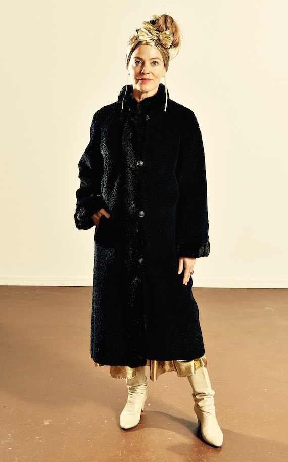 SPORTOWNE FUTUR Black Faux Fur Coat/ Reversible Faux Fur Coat