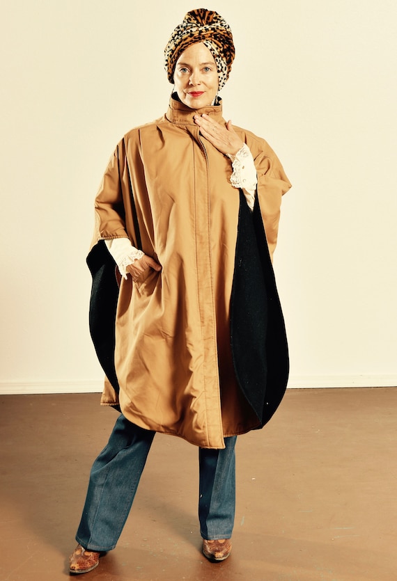 Khaki Trench Coat Cape with Wool Lining/ 70's Wool