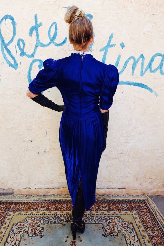 Gunne Sax Blue Velvet Dress, 80s Jessica McClinto… - image 4